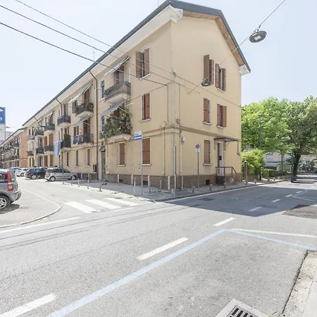 Arte E Cinema - 10 Min Da Venezia Apartment Mestre Exterior photo