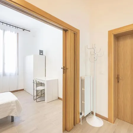 Arte E Cinema - 10 Min Da Venezia Apartment Mestre Exterior photo